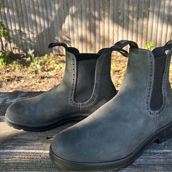 Bought these brand new and they are too small for me sadly! So only worn ONCE!! - Picture 3 of 4